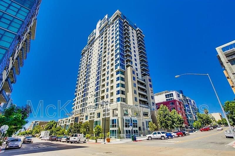1st image of 300 W Beech St Unit 602