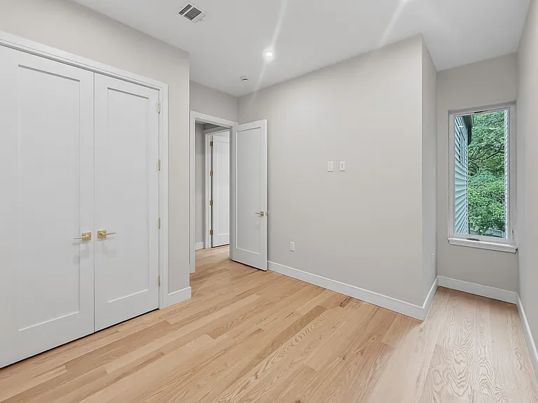 29 Clinton Ave #2A — Photo 20