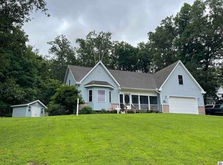 448 Bayshore Dr, Cadiz, KY 42211