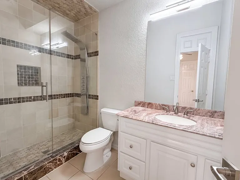 2409 Castle Rock Rd — Photo 21