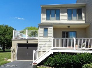 15 Meredith Ct, Monmouth Beach, NJ 07750