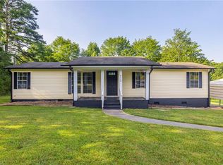 8548 Reynolda Rd, Pfafftown, NC 27040