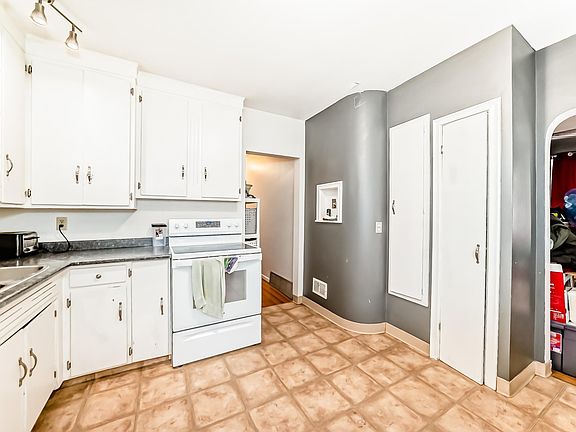 4th image of 10958 65th Ave NW