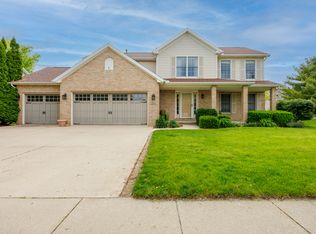 1208 Broad Creek Rd, Bloomington, IL 61704