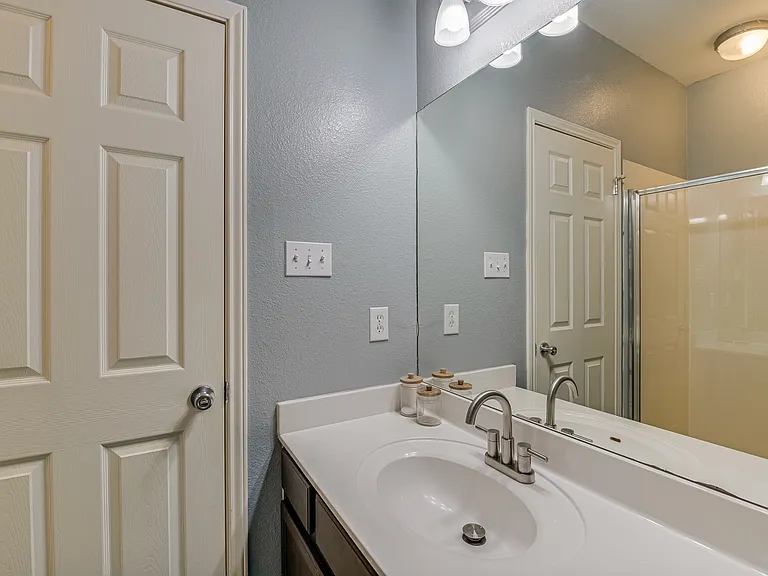 2000 Cullen Ave #14 — Photo 15