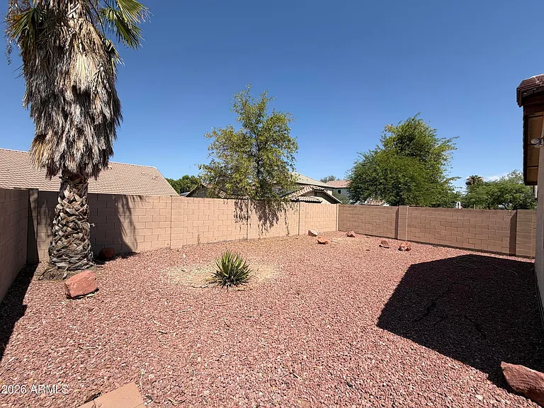6926 S 37th Gln — Photo 15