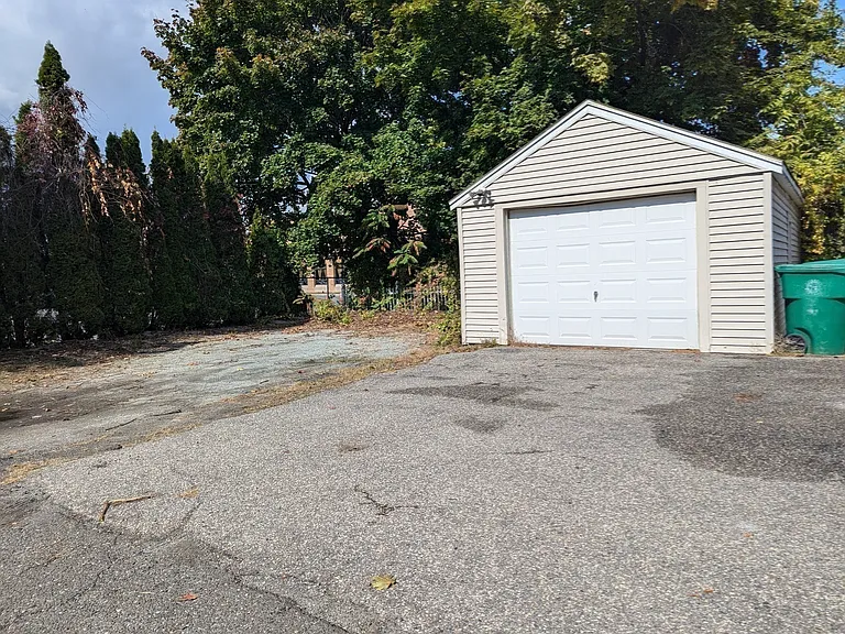 15 Brandon Ave — Photo 17