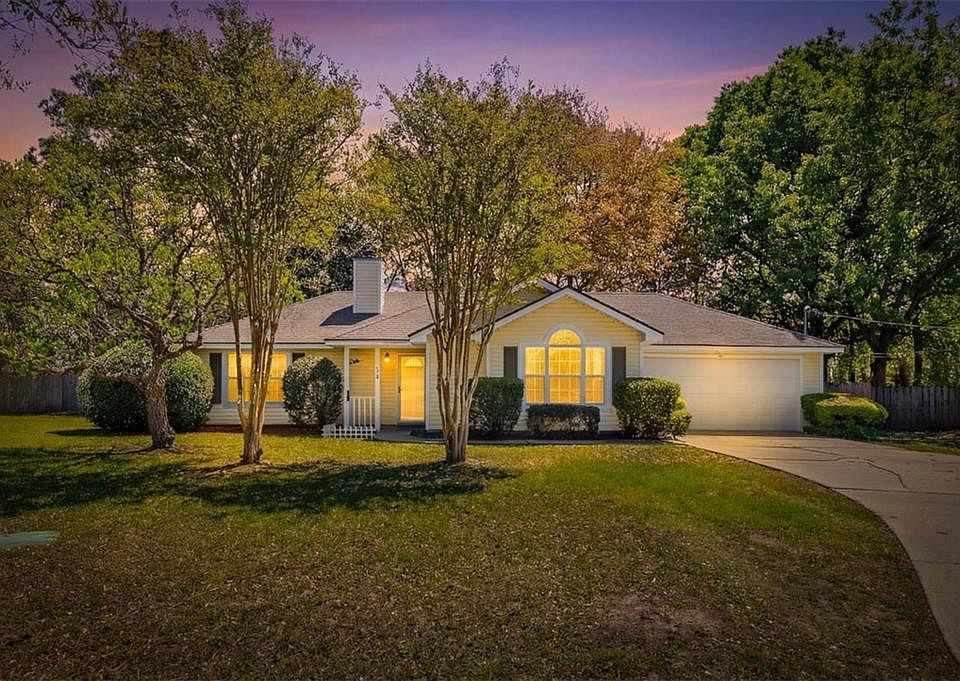 1st image of 136 Timber Ridge Dr