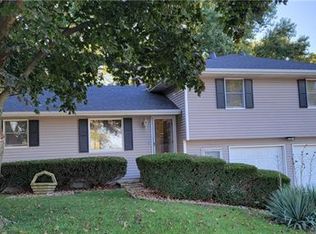 1902 Spruce St, Higginsville, MO 64037