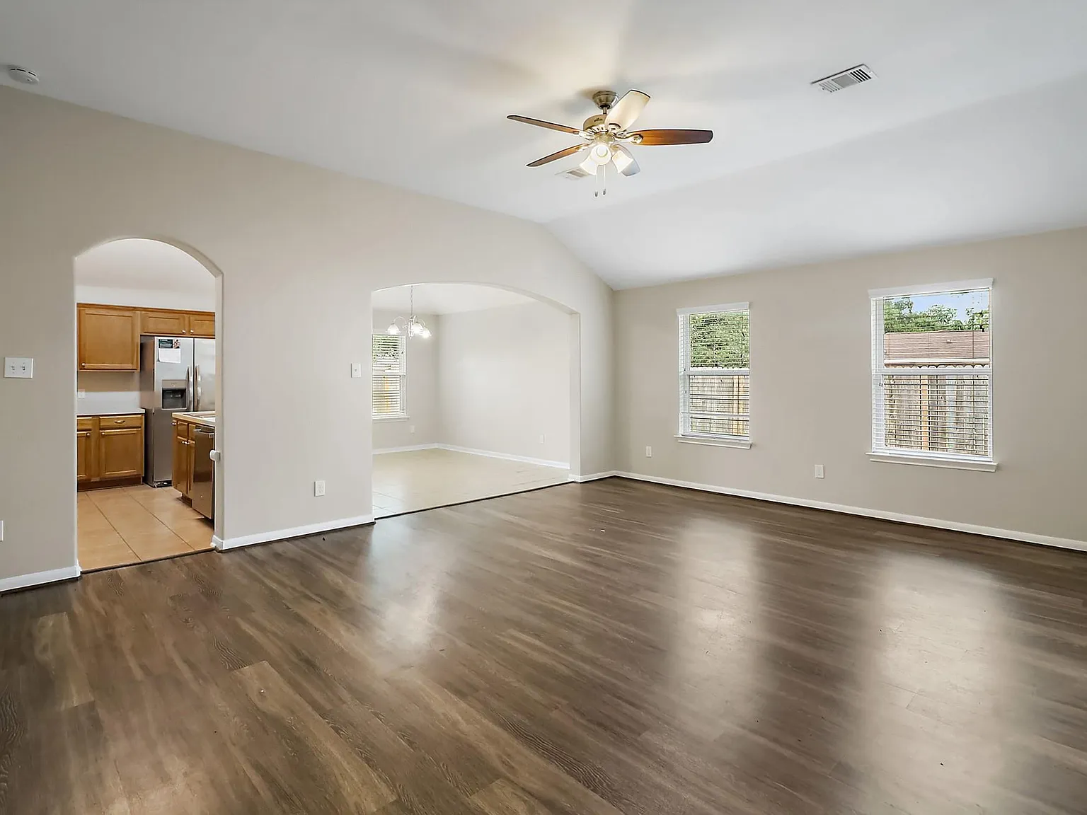 4 bed, 2.0 bath, 1680 sqft, $2,200 — Photo 3