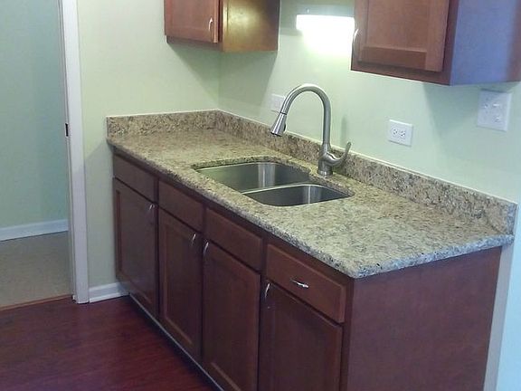 3rd image of 6115 W 94th St APT A1