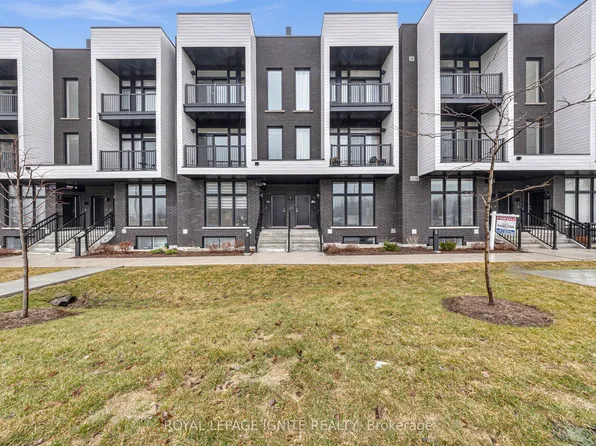 188 Angus Dr #25, Ajax, ON L1S 0G5