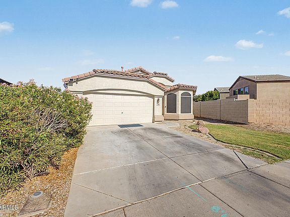 3rd image of 2601 N 109TH Avenue