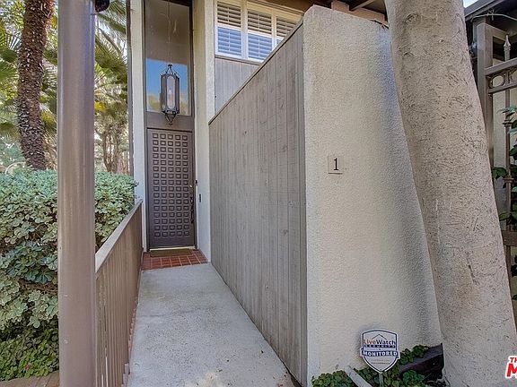4th image of 5951 Canterbury Dr Unit 1