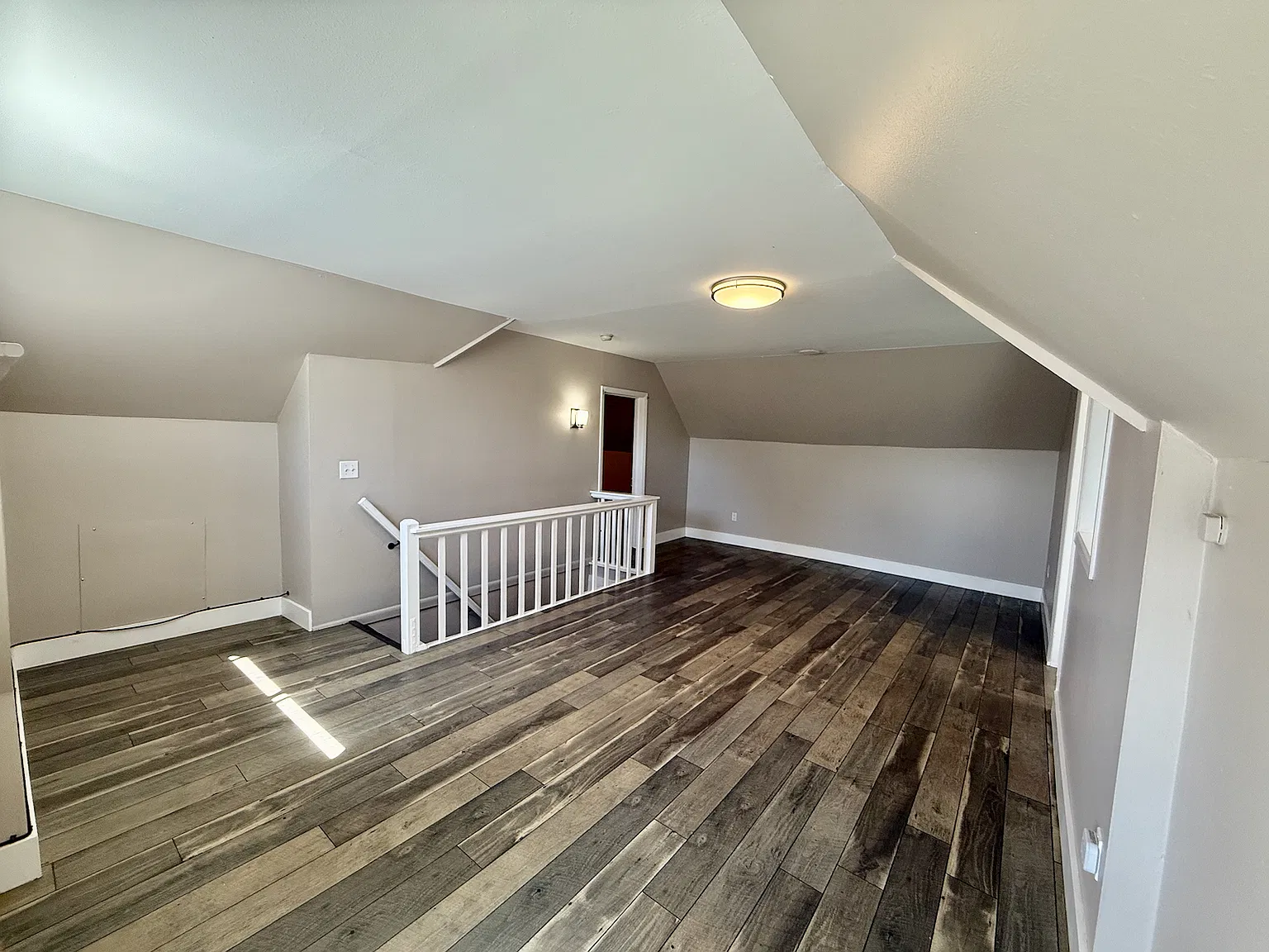 2 bed, 900 sqft, $1,800 — Photo 4