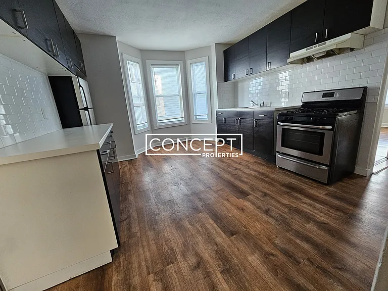 121 George St #2 — Photo 9