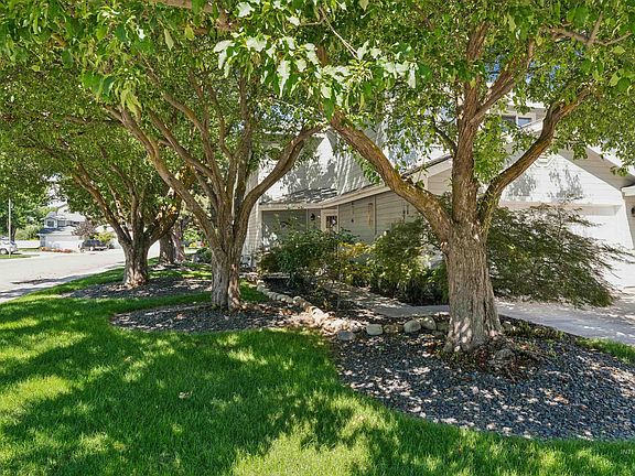 5th image of 3079 N Ash Park Ln