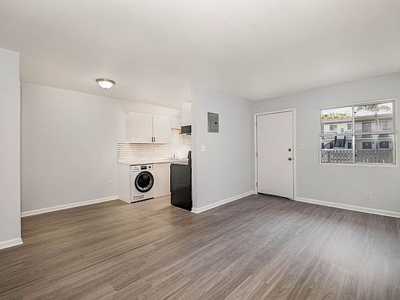 4th image of 115 W Seminole Ave Unit 112