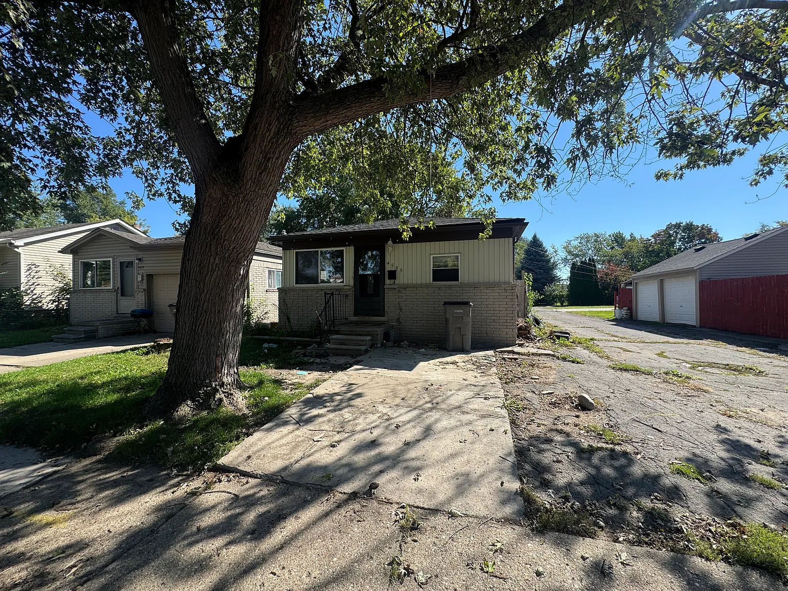 4 bed, 1145 sqft, $1,500 — Photo 2