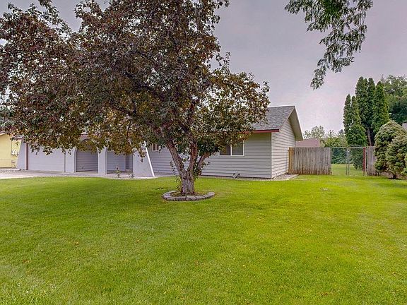 2nd image of 915 S Huntington Pl