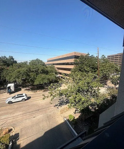 Augusta Court Apartments — Photo 29