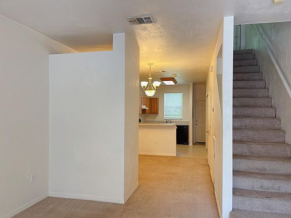 3rd image of 3901 SW 20th Ave