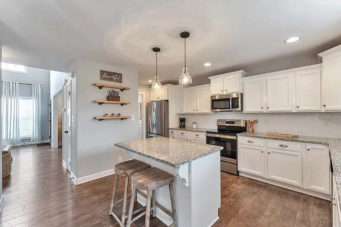 3749 Windhaven Dr — Photo 3