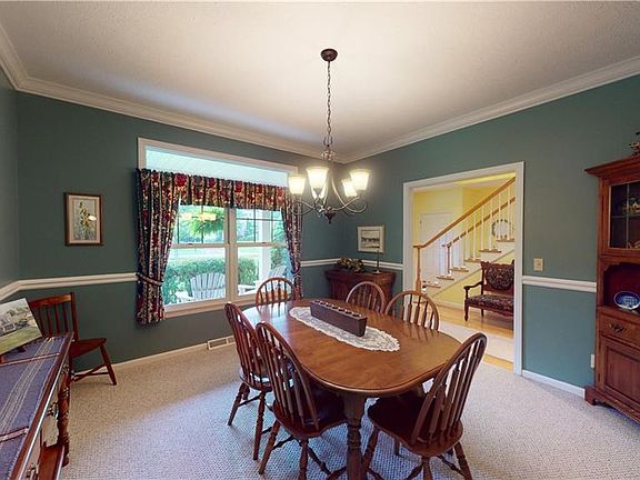 4th image of 7011 Highview Dr