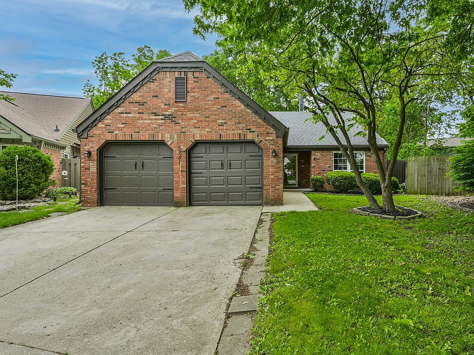 1st image of 6841 Colony Pointe South Dr