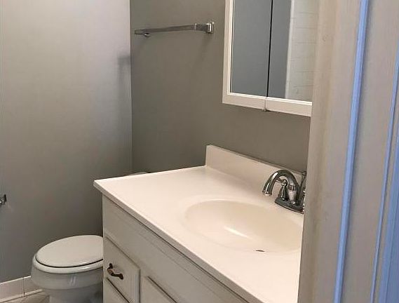 5th image of 508 Highwood Dr