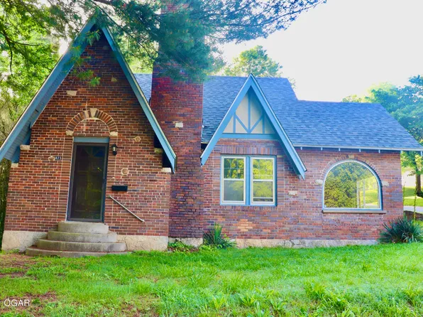 823 Hearrell St, Neosho, MO 64850