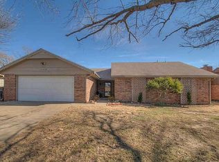 108 Elmhurst Ct, Bartlesville, OK 74006