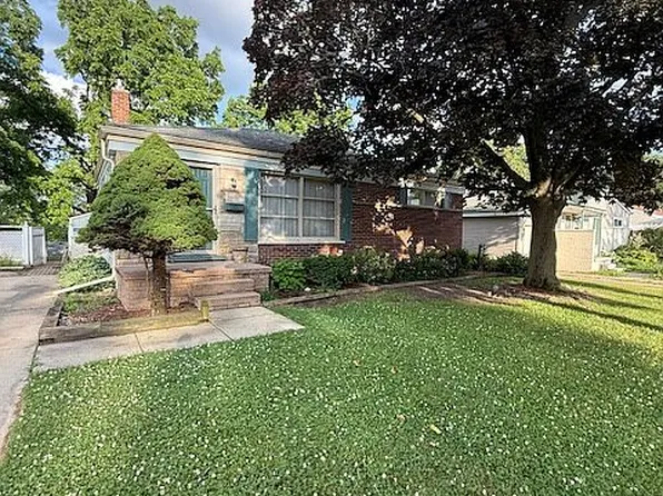 1036 Boynton Dr, Lansing, MI 48917