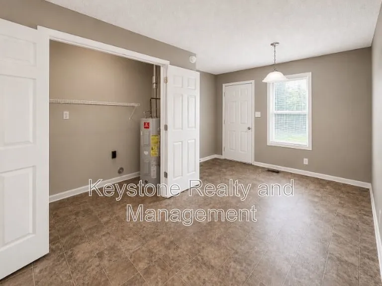 1920 Timberline Cir — Photo 5