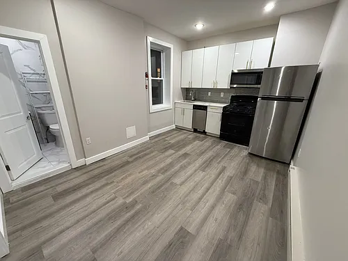 6615 Broadway Photo 1