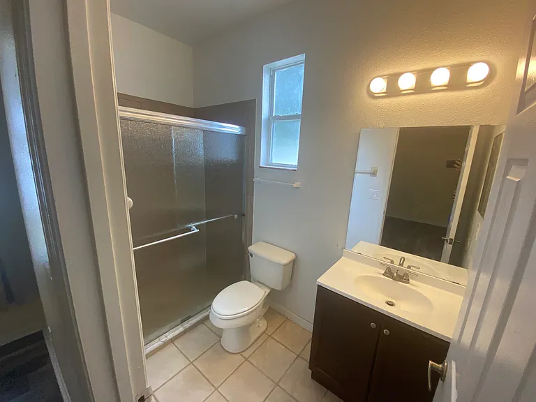 302 Bluff Pass Dr — Photo 11