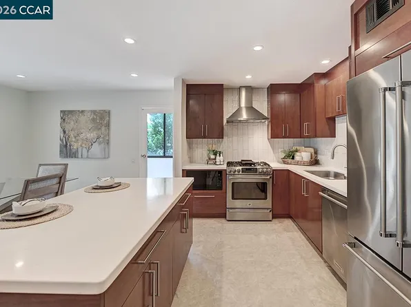 1345 Singingwood Ct APT 8, Walnut Creek, CA 94595