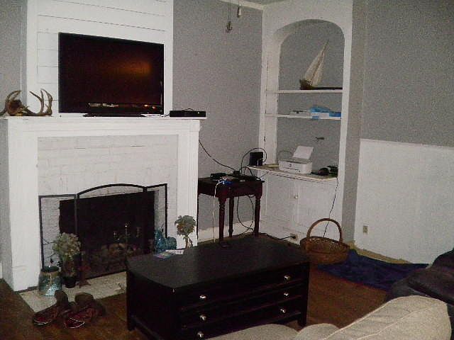 2nd image of 433 Bay St