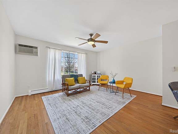 4th image of 451 Miller Ave APT 211