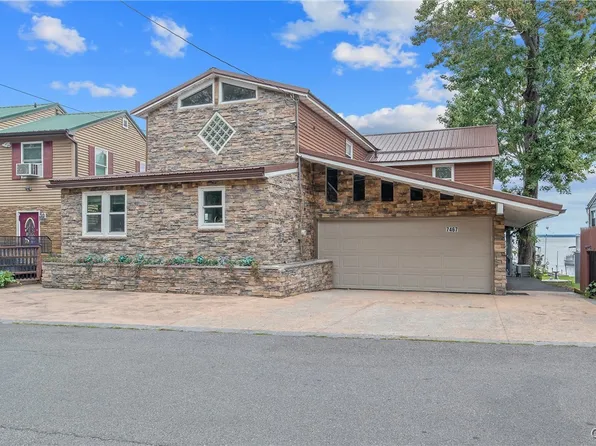 7467 W Murray Dr, Cicero, NY 13039