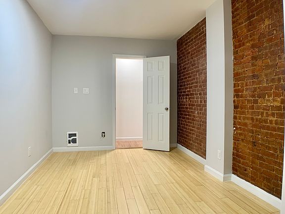 5th image of 110 W 130th St