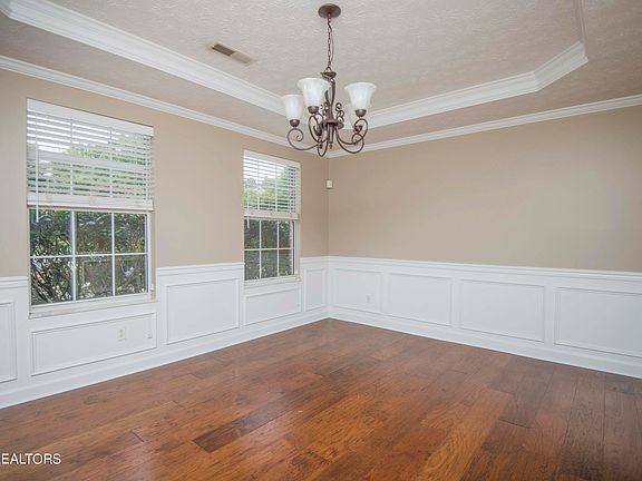 3rd image of 8040 Maple Run Ln