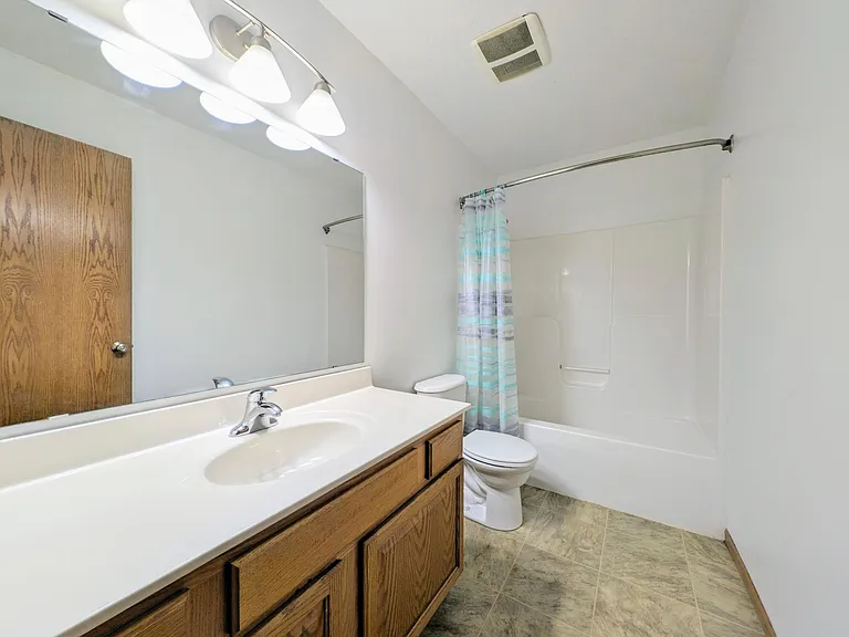1911 Red Maple Ln — Photo 13