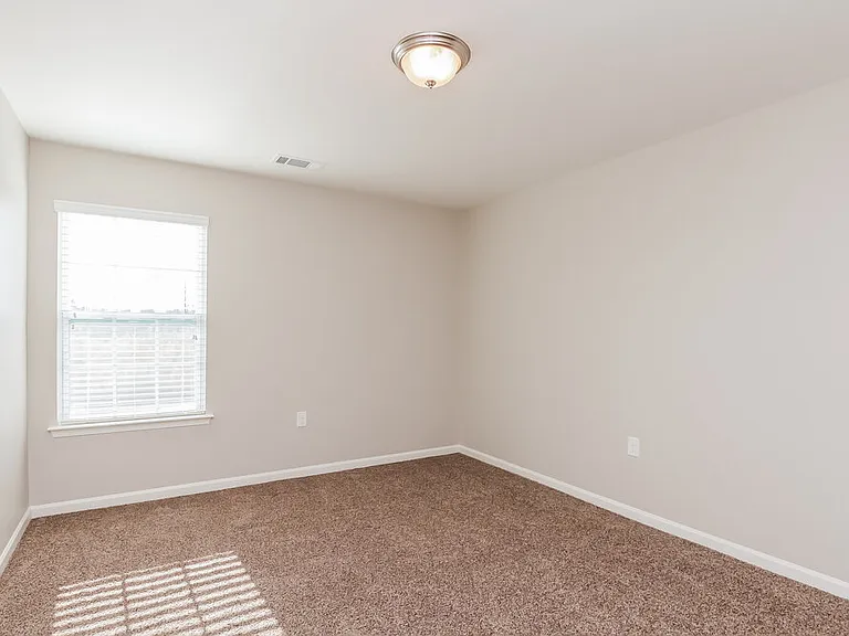 1537 Summer View Ln — Photo 10