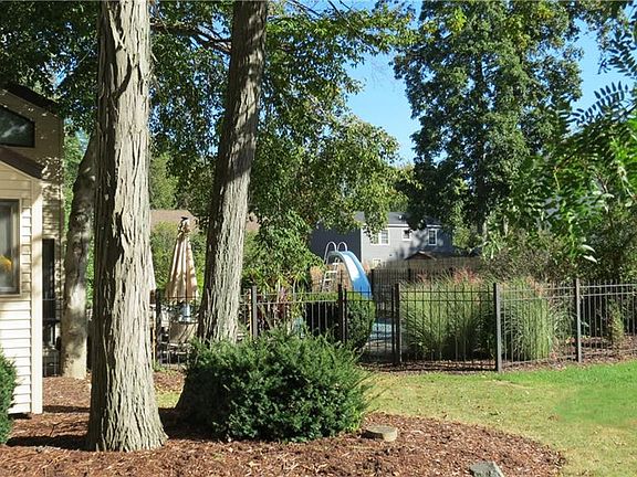 3rd image of 3943 Summerway Ln
