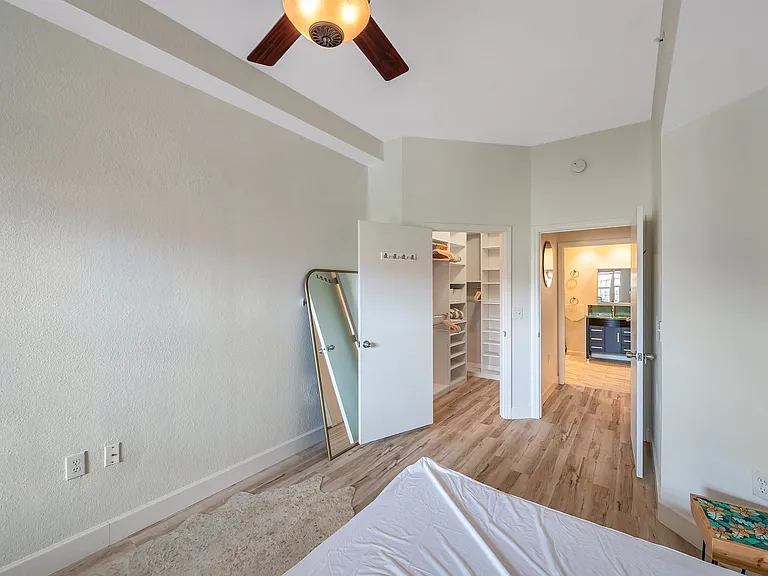 100 4th Ave S #424 — Photo 24