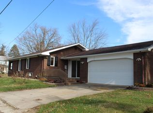 712 E Hazel St, Albion, IN 46701