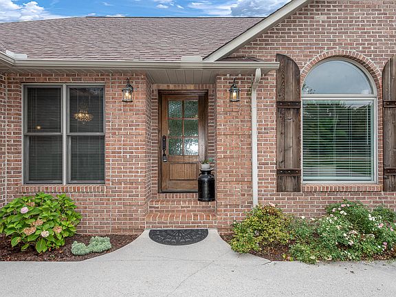 3rd image of 315 Hidden Cove Ct
