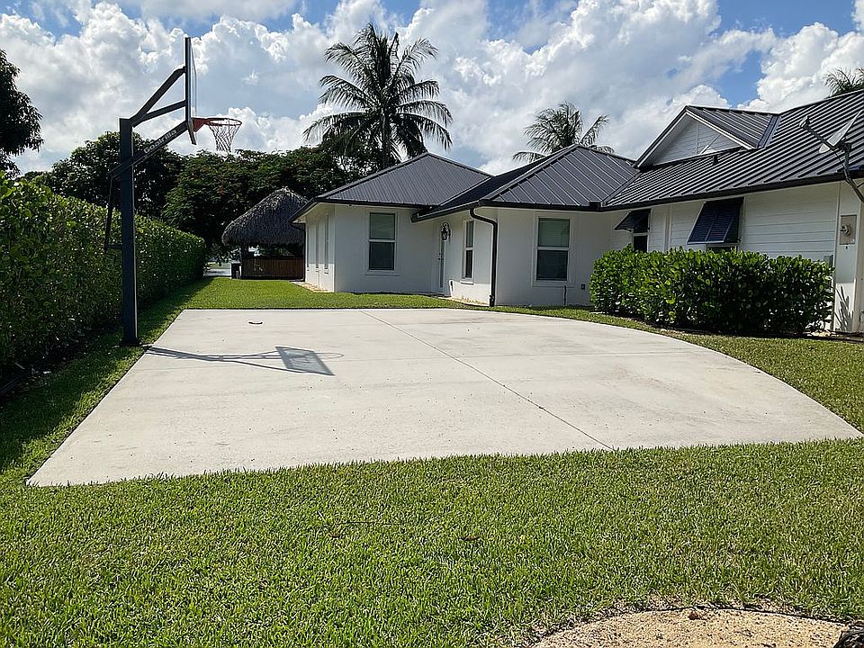 2nd image of 18279 River Oaks Dr