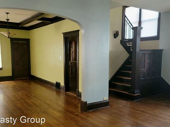 4th image of 3938 Campbell St